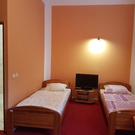 Chrobry Hotel Szprotawa Ngoại thất bức ảnh